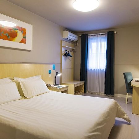 Jingjiang Inn Zhenjiang North Huangshan Road Экстерьер фото