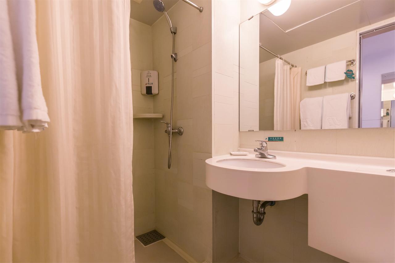 Jingjiang Inn Zhenjiang North Huangshan Road Экстерьер фото